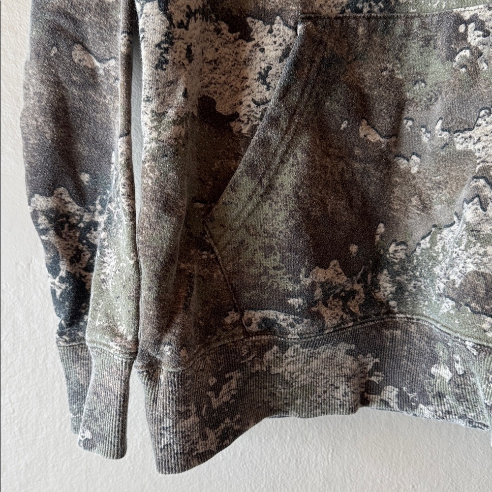 Cabela’s Camo Embroidered Logo Hoodie - Picture 4 of 12
